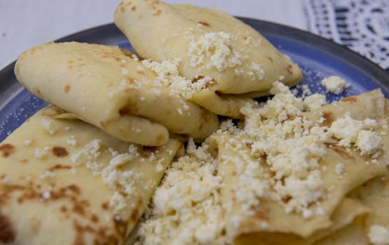 Tradicionālās baltkrievu pankūkas “Nalistniki” ar biezpienu